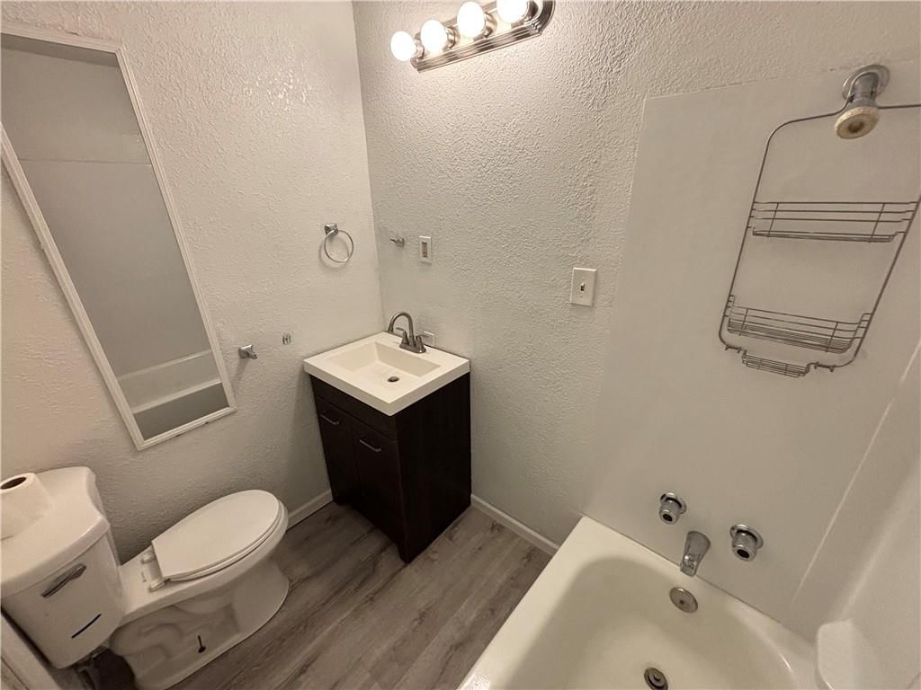 402 Benton Street — photo 10