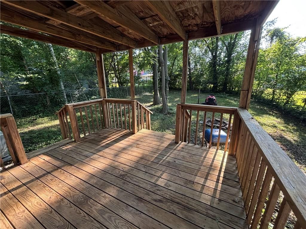 402 Benton Street — photo 13