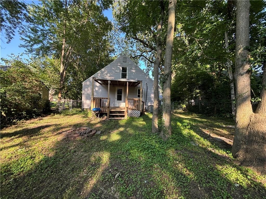402 Benton Street — photo 14