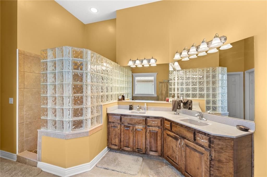 12715 Sloan Avenue — photo 42