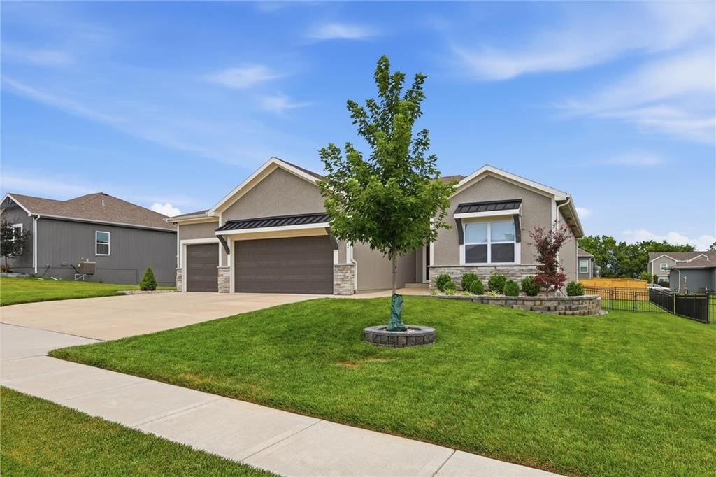 1812 Winchester Drive — photo 3