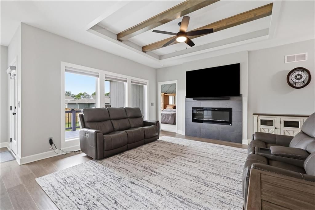 1812 Winchester Drive — photo 14
