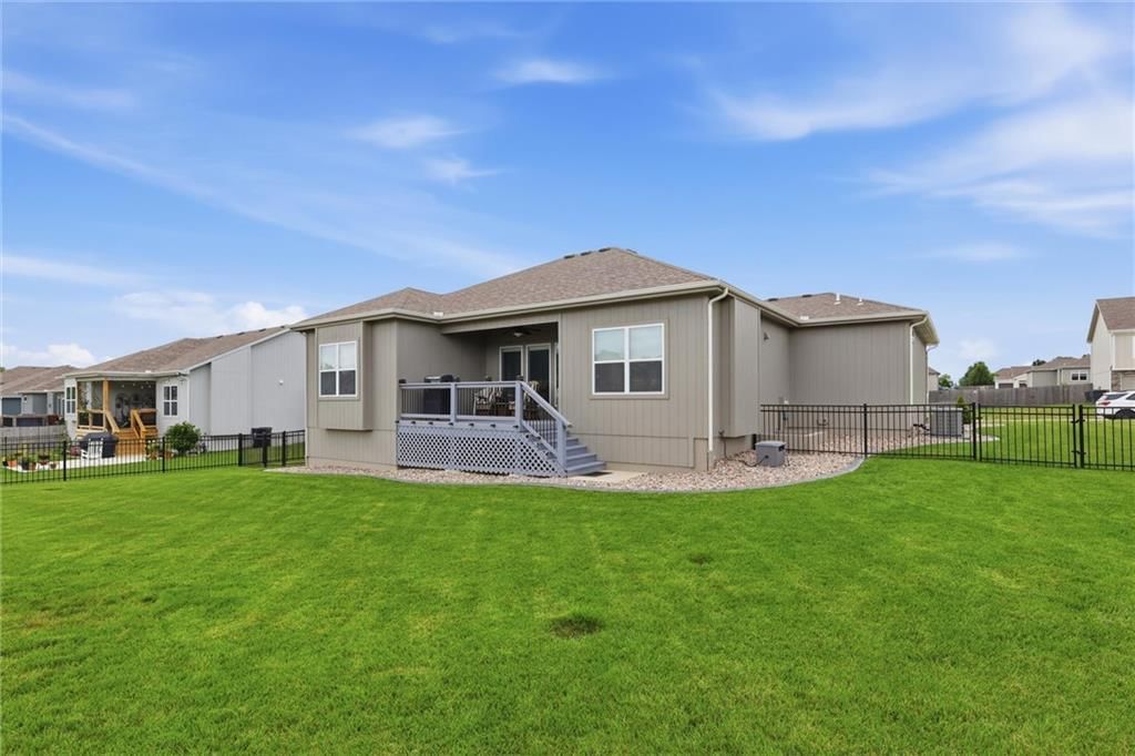 1812 Winchester Drive — photo 32