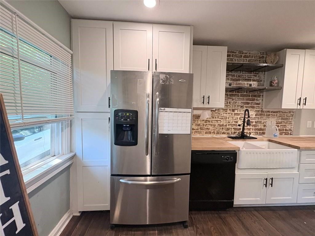 Photo 5 of 14 - 807 4th Street, Osawatomie, KS 66064