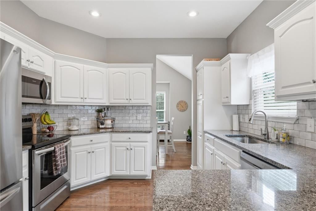 800 S Meadowbrook Street — photo 9