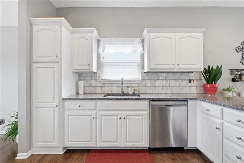 800 S Meadowbrook Street — photo 10
