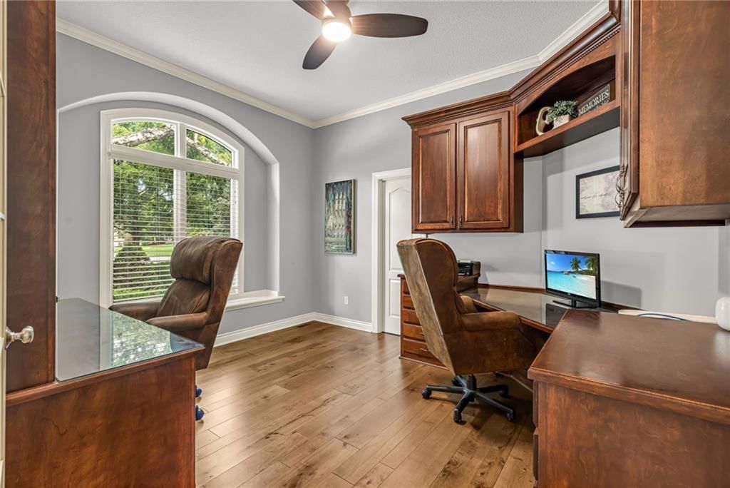 2421 NE Lake Breeze Drive — photo 5