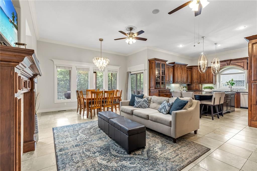 2421 NE Lake Breeze Drive — photo 7