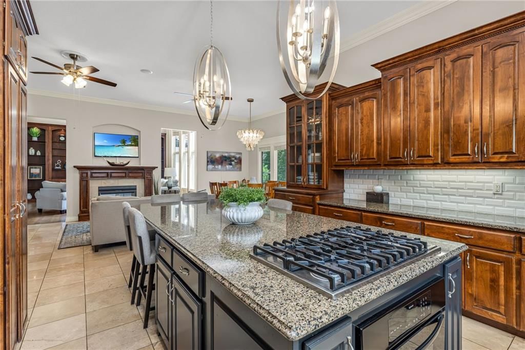 2421 NE Lake Breeze Drive — photo 11