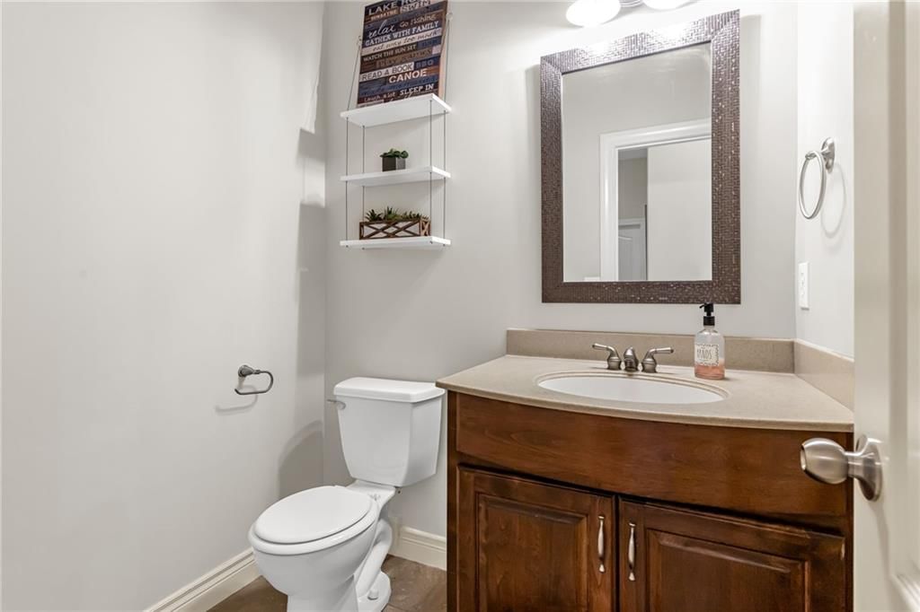 2421 NE Lake Breeze Drive — photo 12