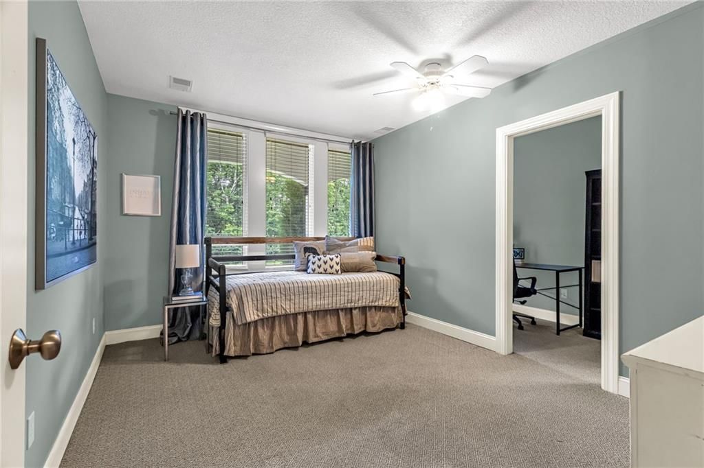 2421 NE Lake Breeze Drive — photo 25