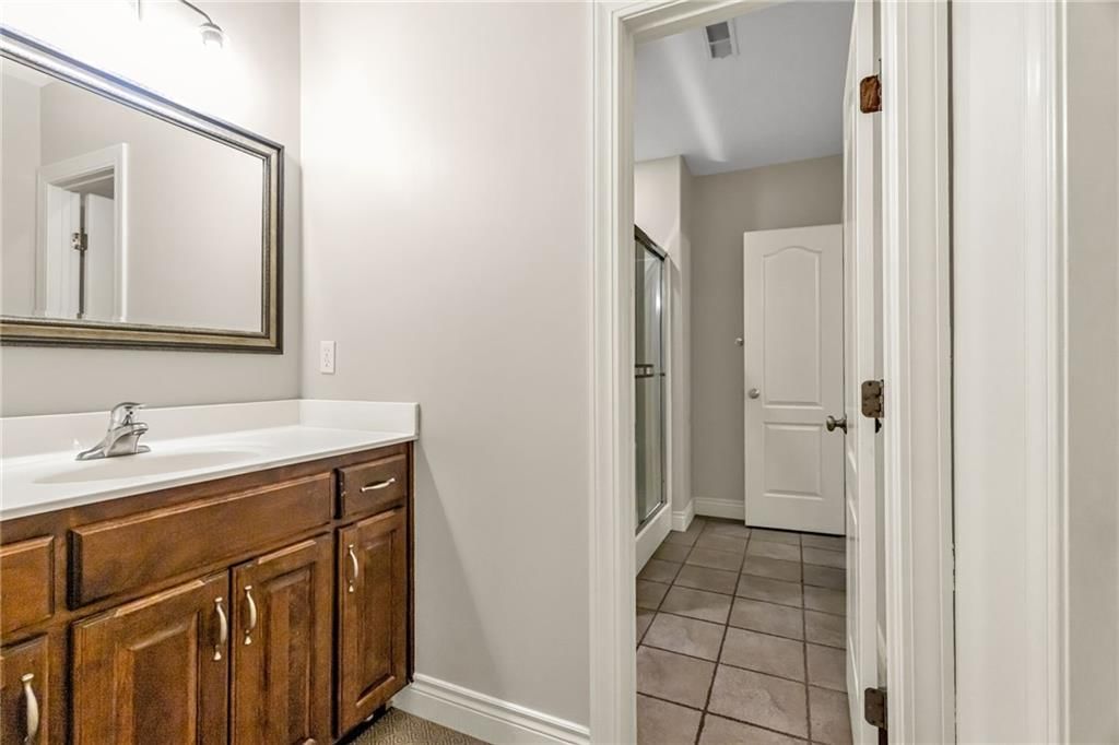 2421 NE Lake Breeze Drive — photo 32