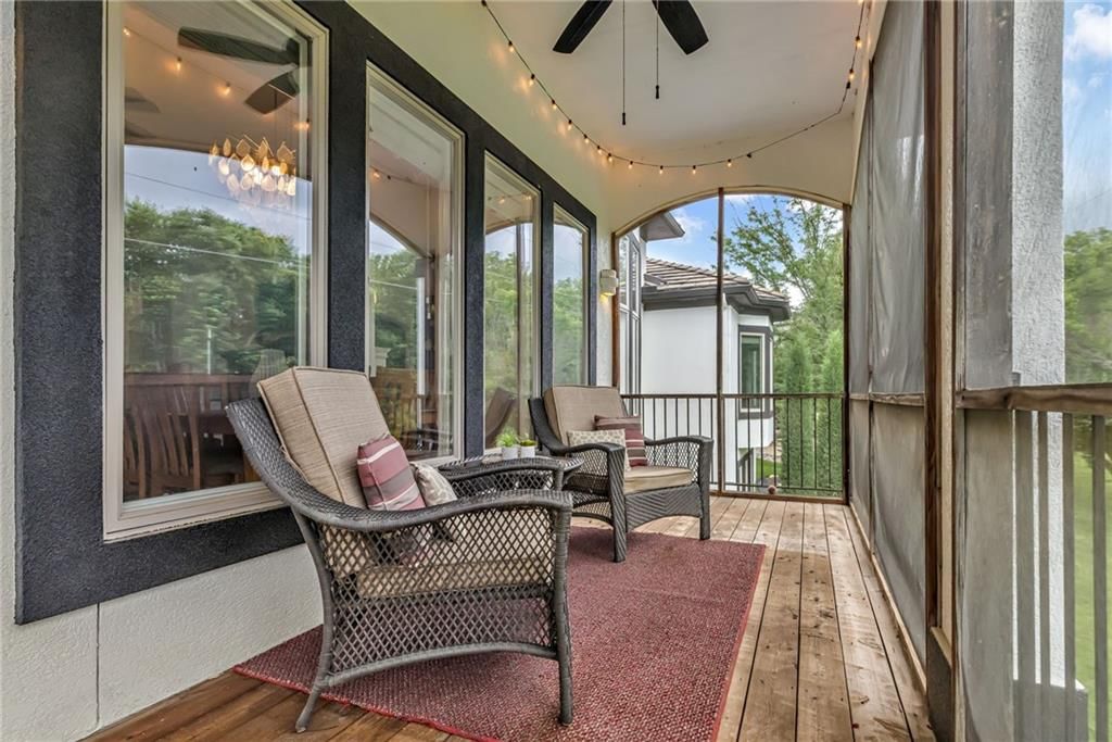 2421 NE Lake Breeze Drive — photo 35