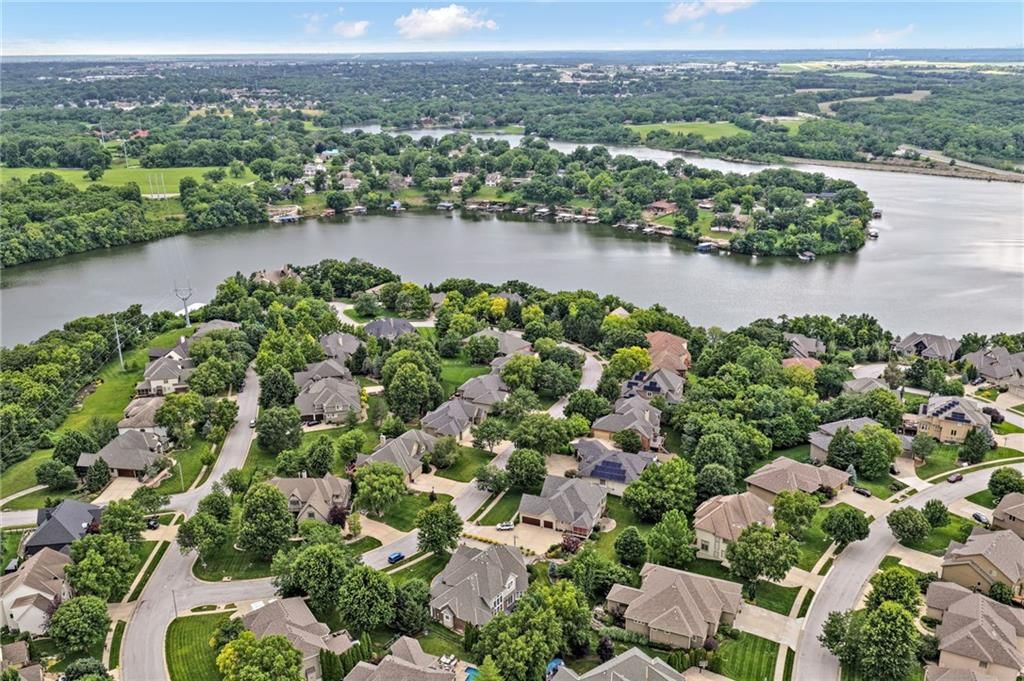 2421 NE Lake Breeze Drive — photo 40