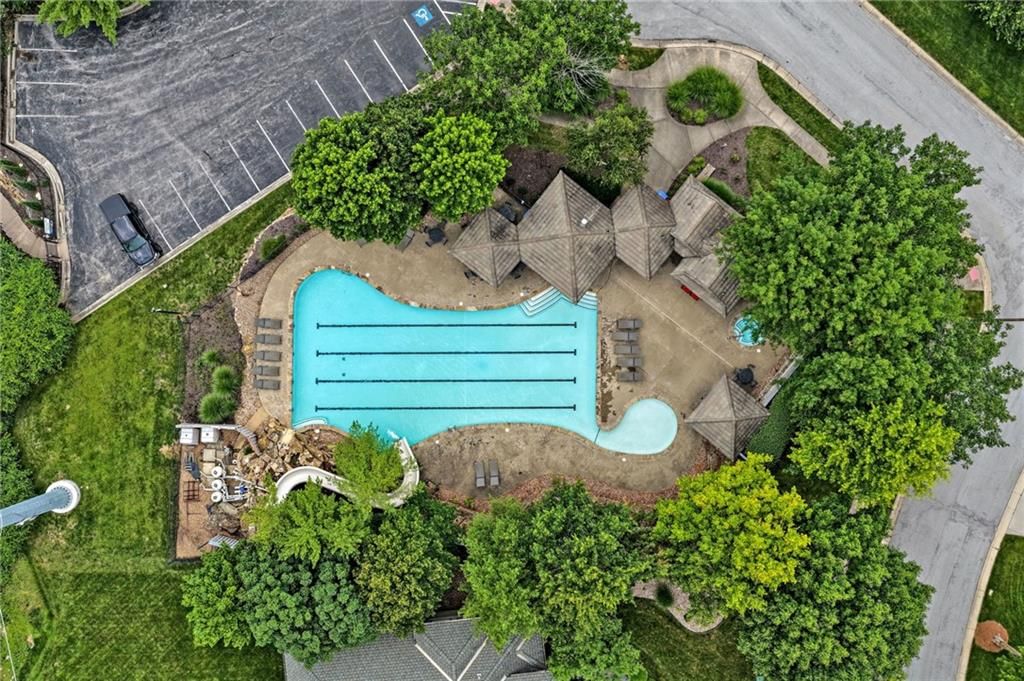 2421 NE Lake Breeze Drive — photo 42