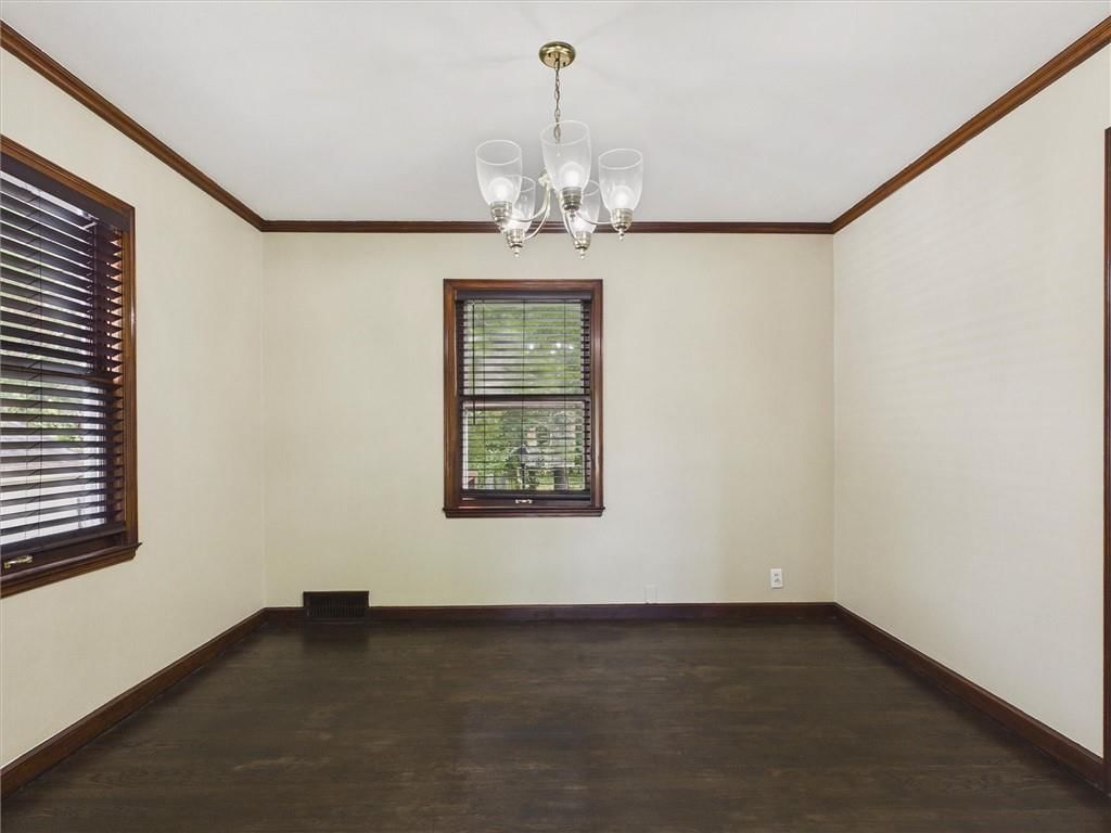 Photo 7 of 41 - 909 NE Vivion Road, Kansas City, MO 64118