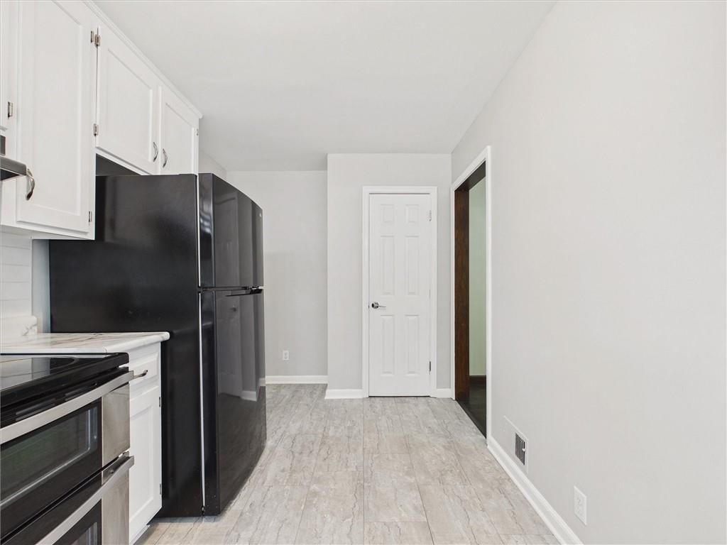 Photo 10 of 41 - 909 NE Vivion Road, Kansas City, MO 64118