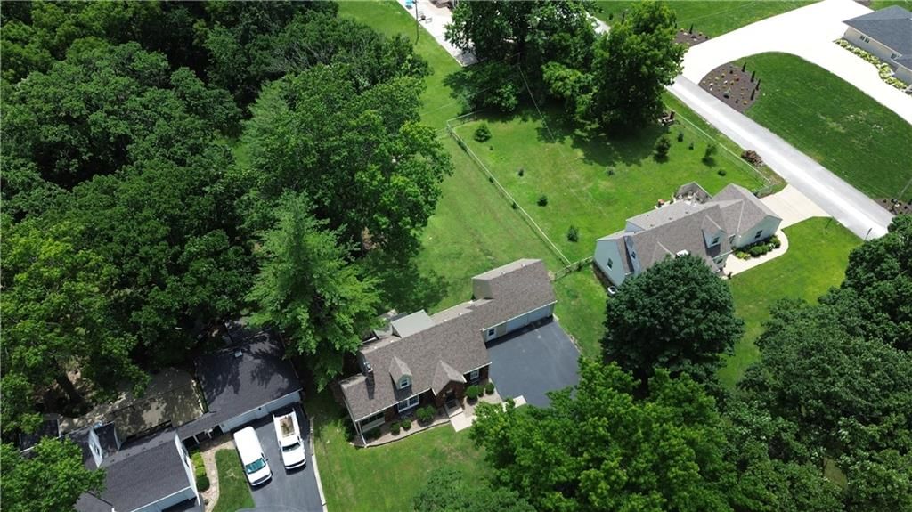 Photo 40 of 41 - 909 NE Vivion Road, Kansas City, MO 64118