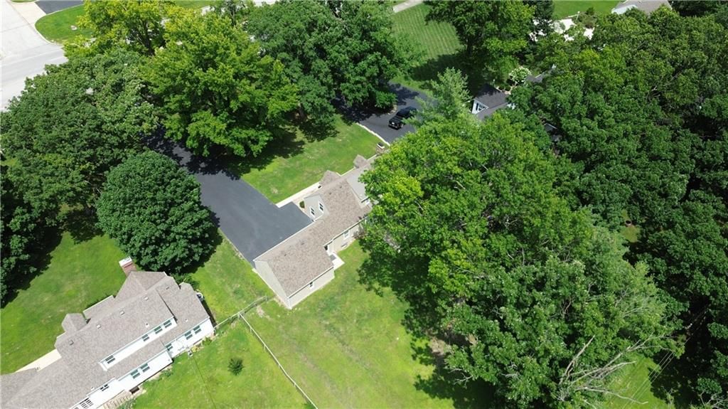 Photo 41 of 41 - 909 NE Vivion Road, Kansas City, MO 64118