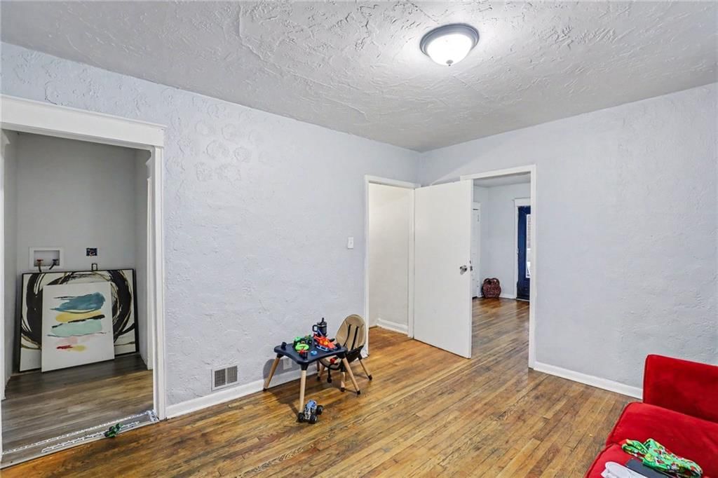 3915 Norledge Avenue — photo 8