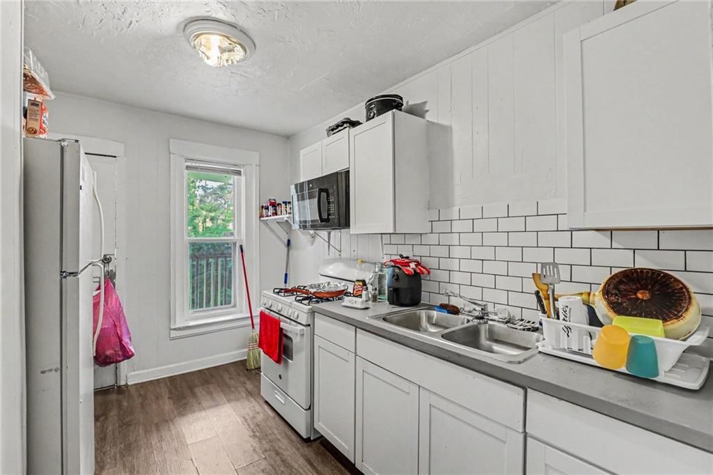 3915 Norledge Avenue — photo 10
