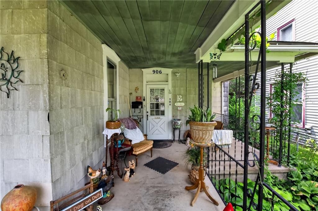 906 Columbia Avenue — photo 1