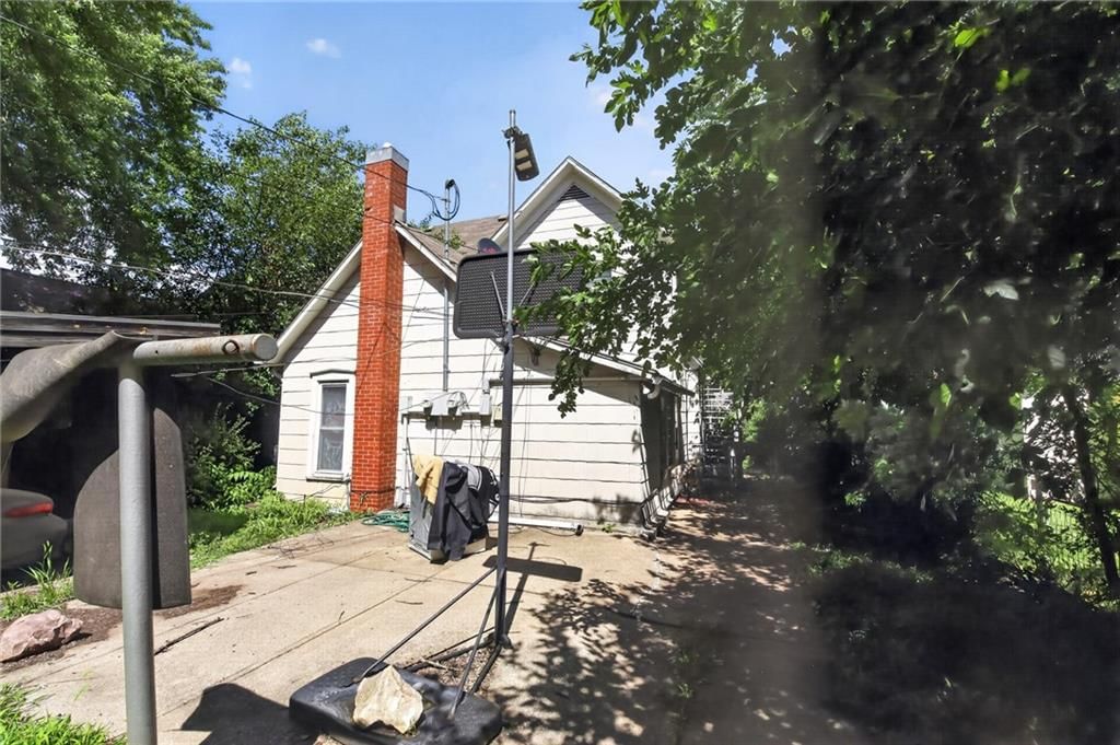906 Columbia Avenue — photo 9