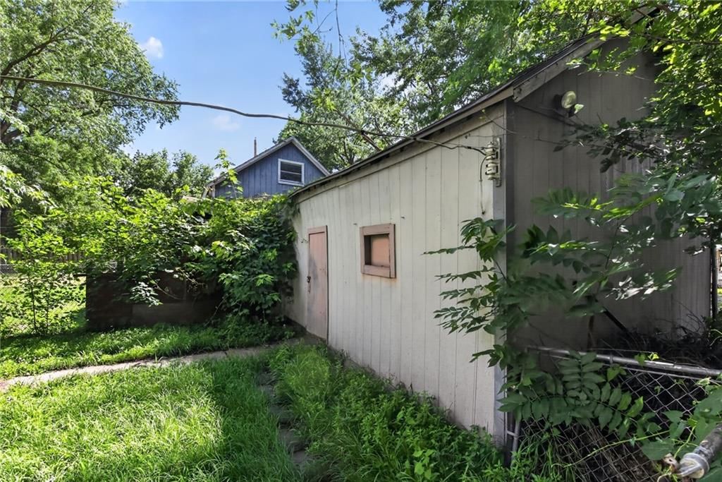 906 Columbia Avenue — photo 16
