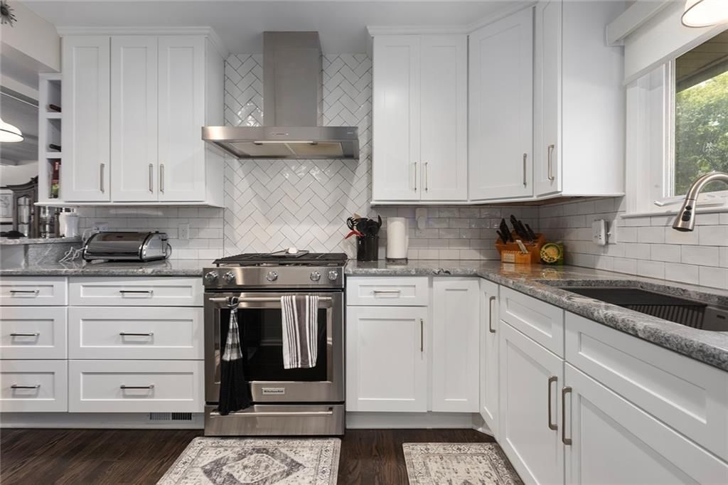 7327 Hardy Street — photo 14