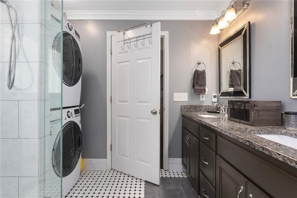 7327 Hardy Street — photo 23