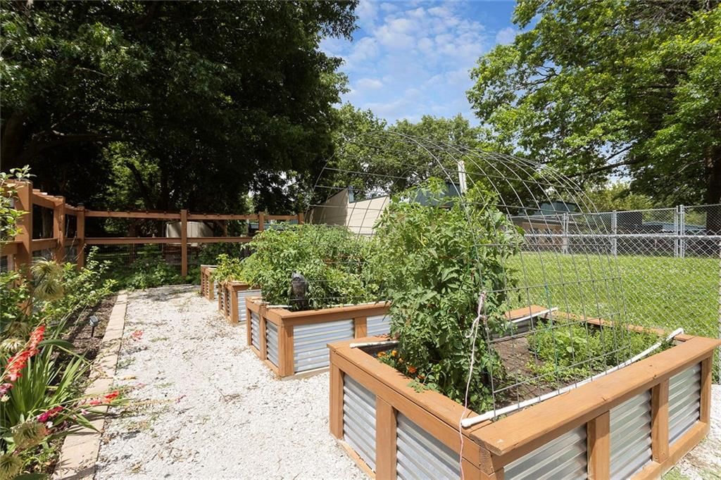 7327 Hardy Street — photo 49