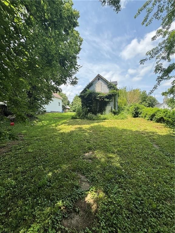 2221 Garfield Avenue — photo 9