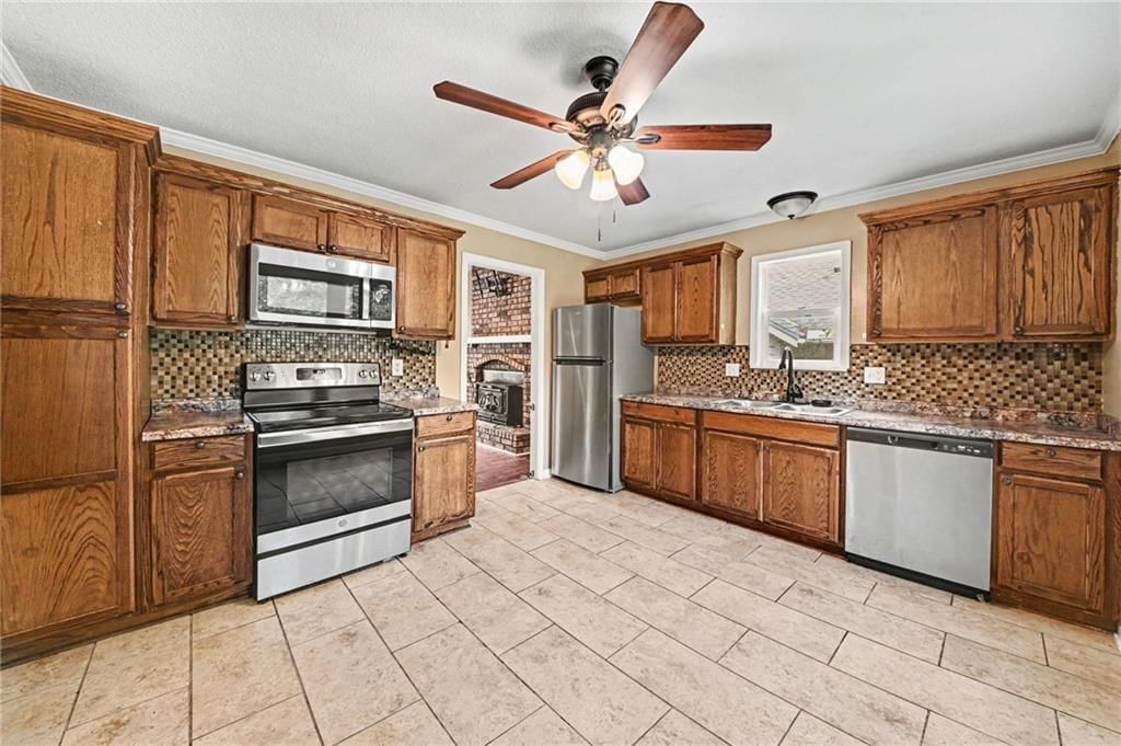 1322 S Hocker Avenue — photo 3