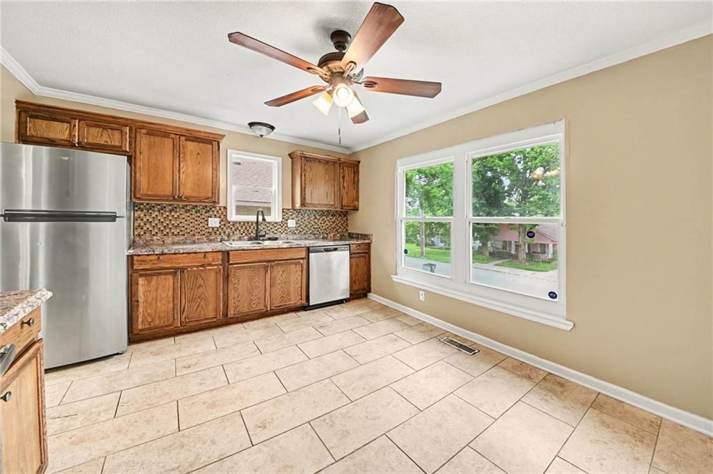 1322 S Hocker Avenue — photo 4