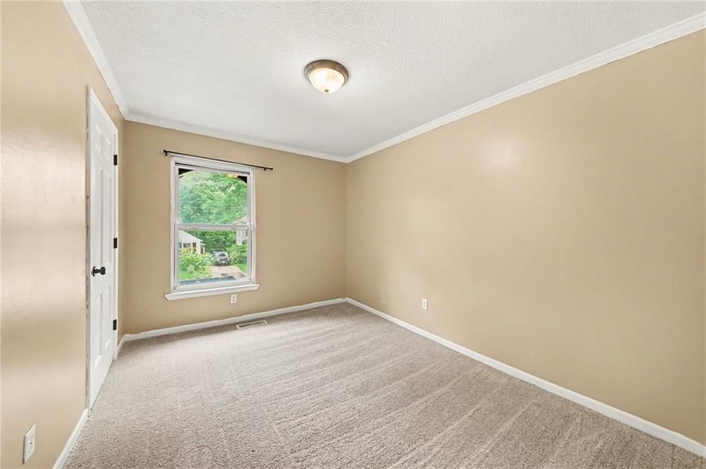1322 S Hocker Avenue — photo 13
