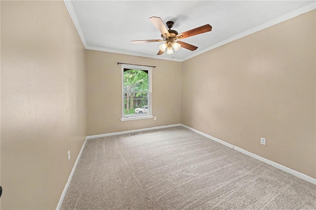 1322 S Hocker Avenue — photo 15