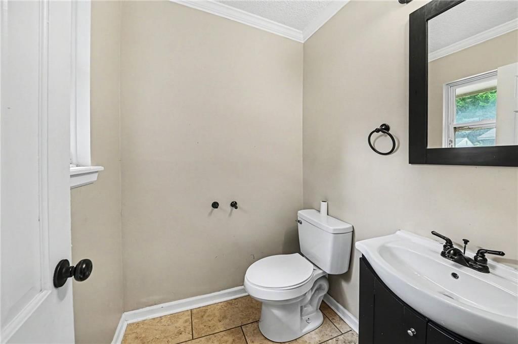 1322 S Hocker Avenue — photo 17