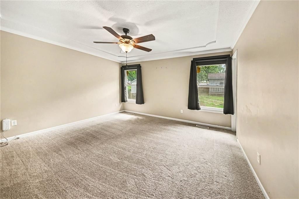 1322 S Hocker Avenue — photo 20