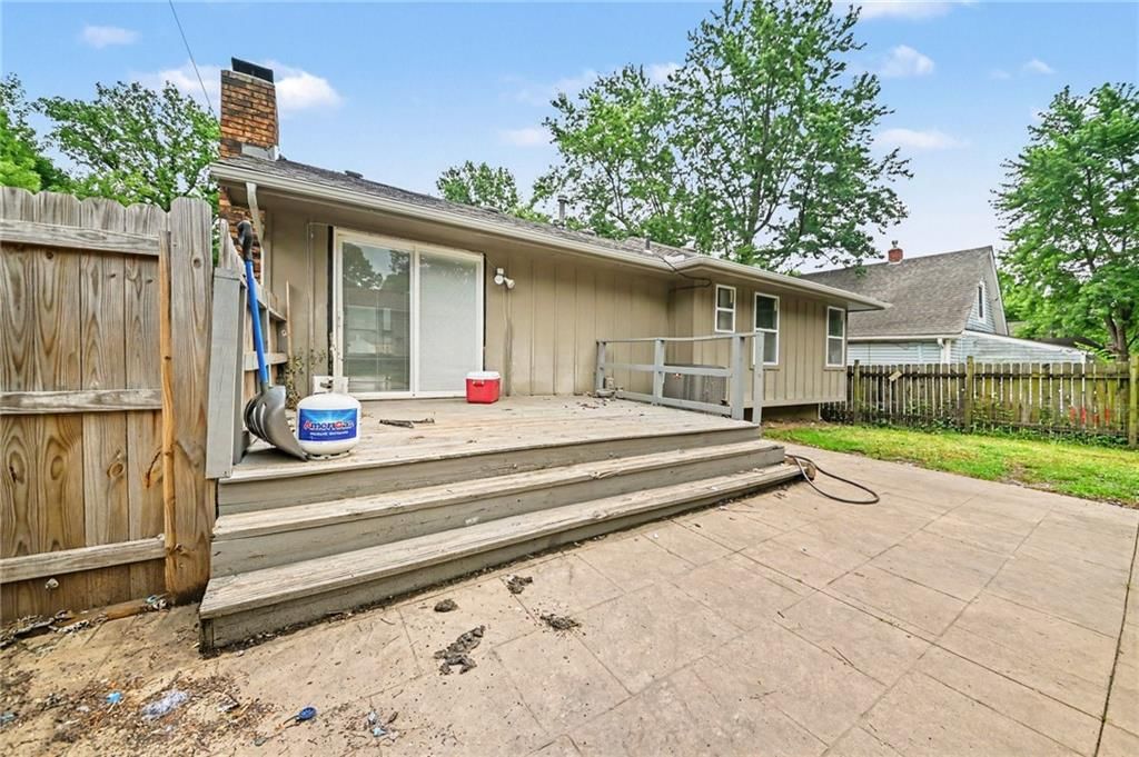1322 S Hocker Avenue — photo 25
