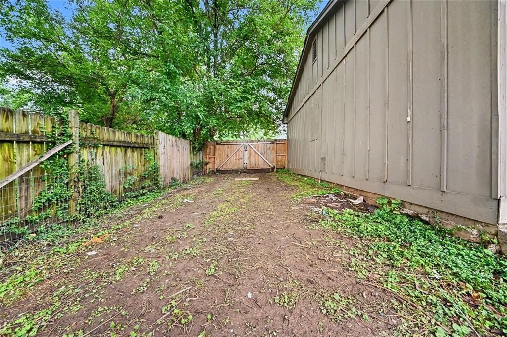 1322 S Hocker Avenue — photo 30