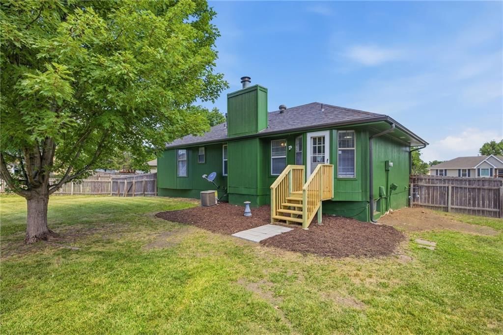 1210 NE Richardson Place — photo 32