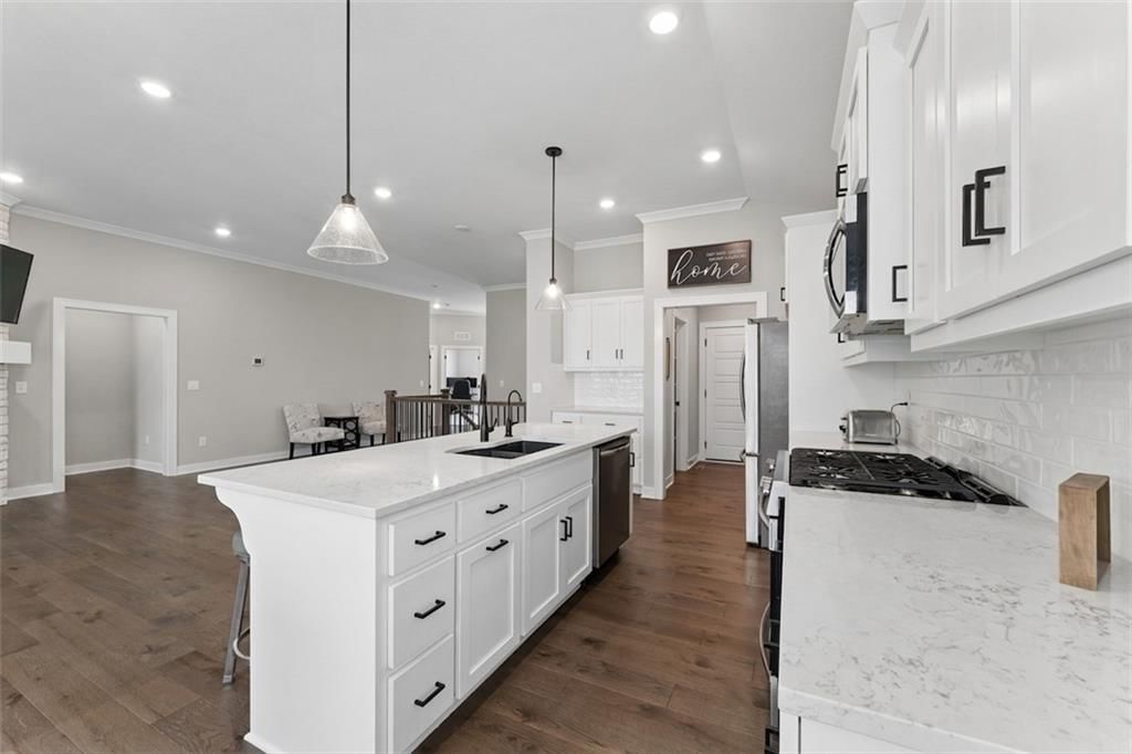 141 SE Griffin Street — photo 17
