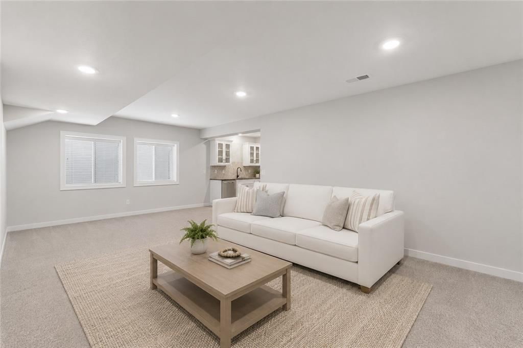 141 SE Griffin Street — photo 32