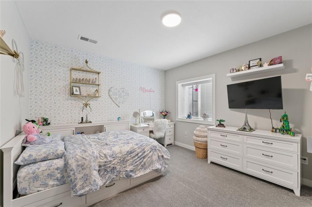 141 SE Griffin Street — photo 38