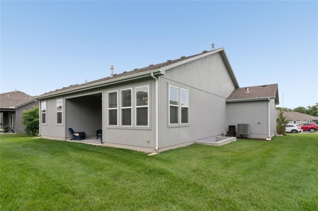 141 SE Griffin Street — photo 46