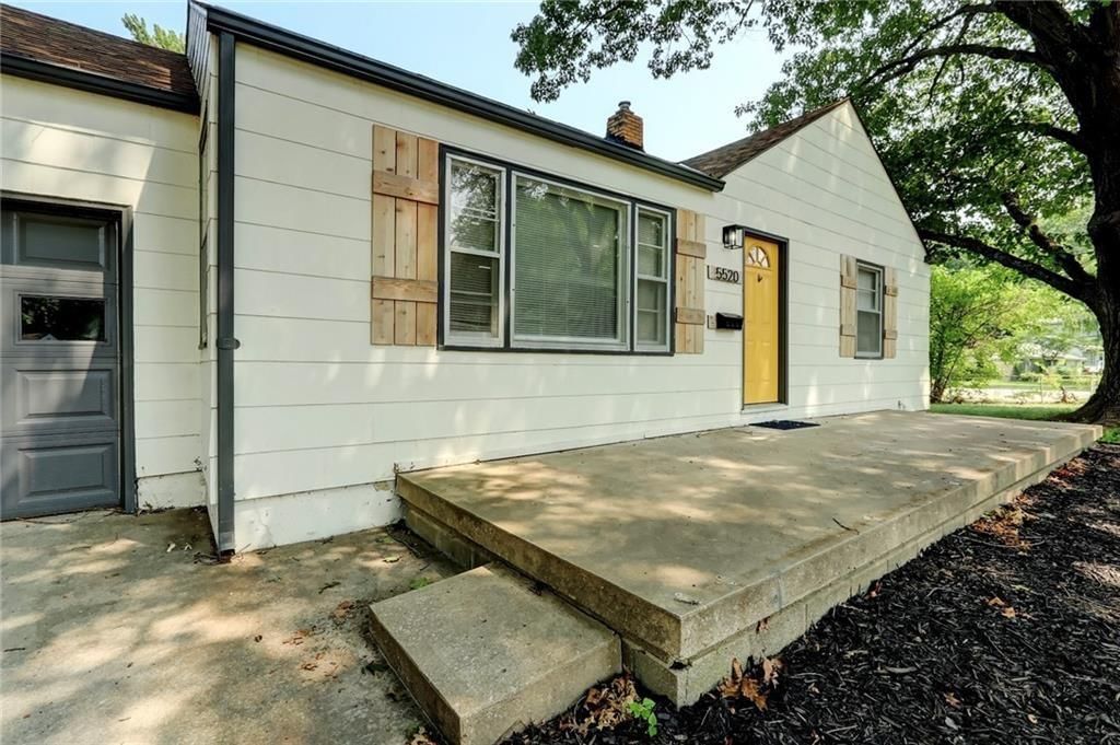 5520 Blue Ridge Boulevard — photo 1