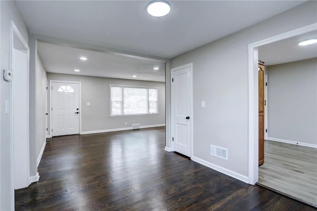 5520 Blue Ridge Boulevard — photo 7