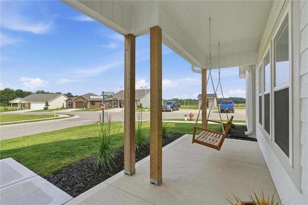 1315 NE Redwood Court — photo 6
