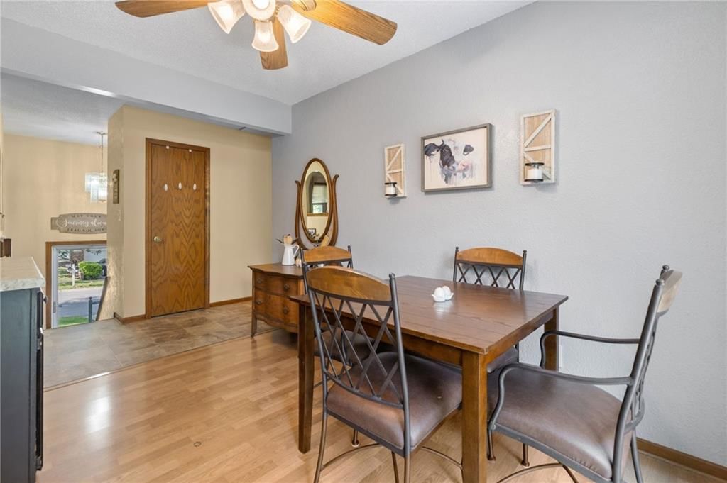 Photo 9 of 37 - 17819 E Greentree Avenue, Independence, MO 64057
