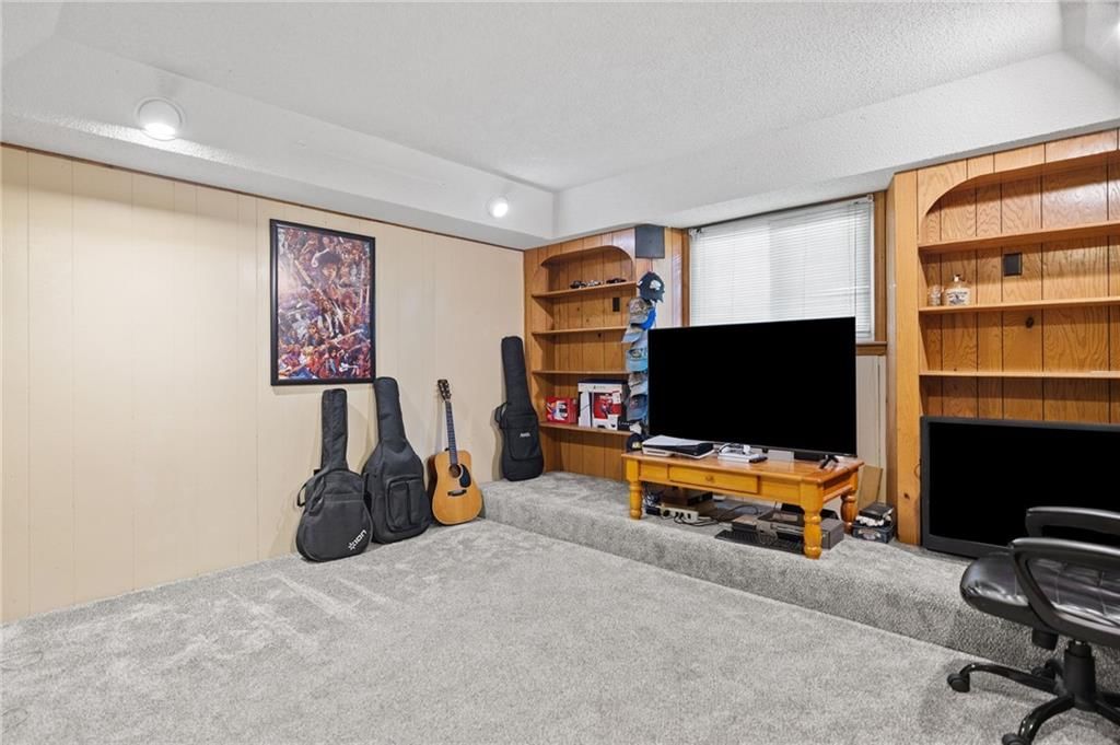 Photo 23 of 37 - 17819 E Greentree Avenue, Independence, MO 64057